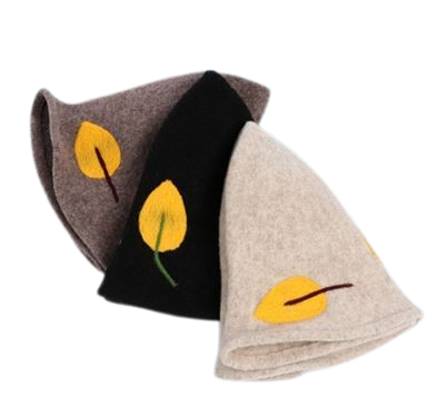 Chapeau cloche femme noir pliable décoration 2 feuilles jaune chaud de côté | Cap-Chapeau