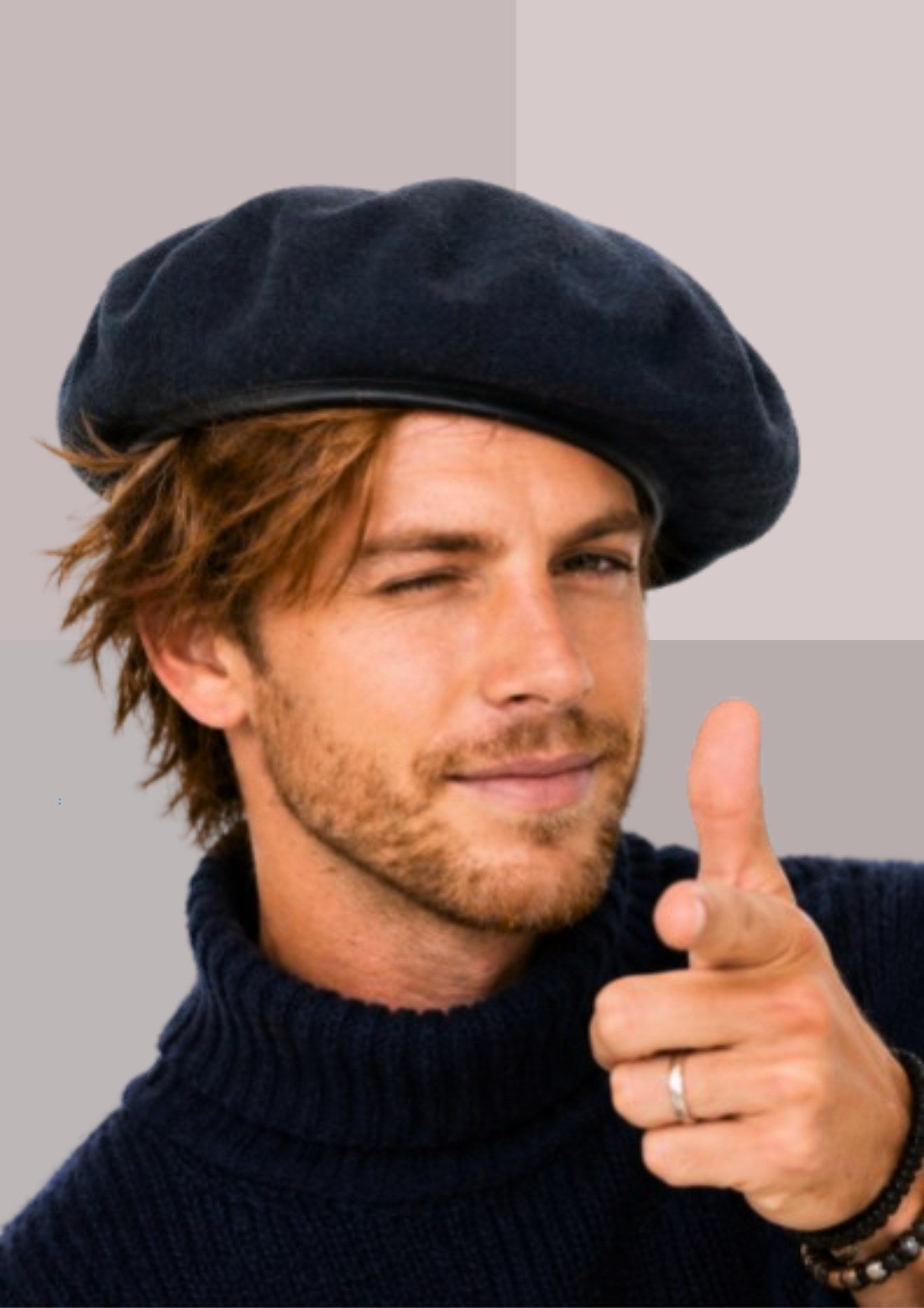 Homme sexy avec beret bleu marine et coll roulé | Cap-Chapeau
