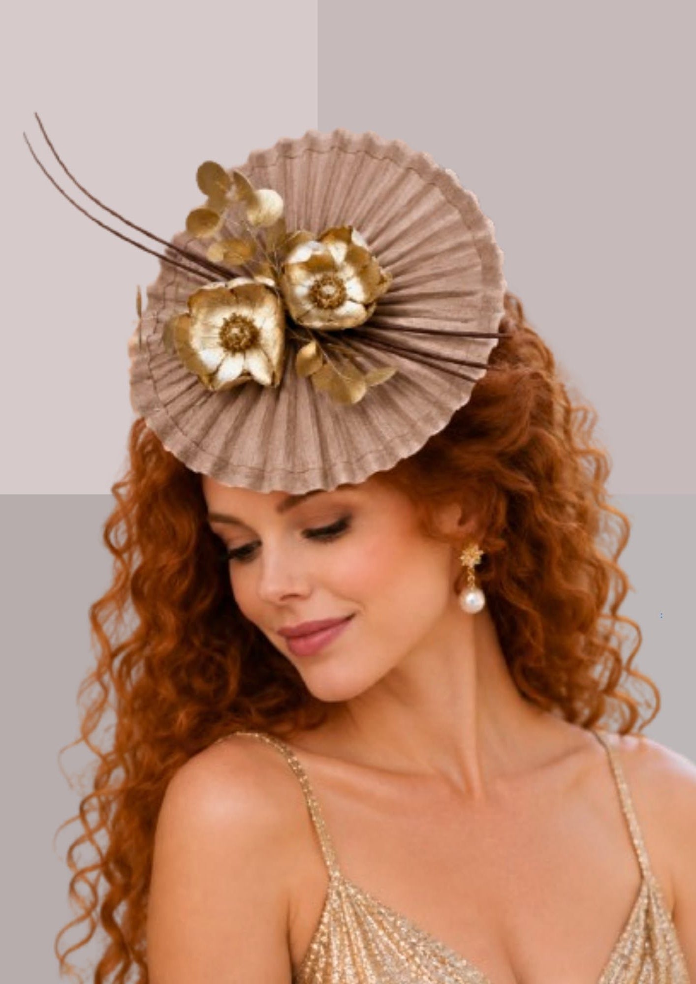 Bibi cheveux rose nude, création artisanale aux fleurs préservées, idéale pour un mariage, un baptême ou une réception élégante | Cap-Chapeau