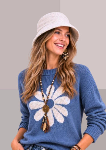 Bob femme chic blanc, porté de trois quarts avec tenue casual chic, chapeau chaud souple et élégant pour l’hiver | Cap-Chapeau