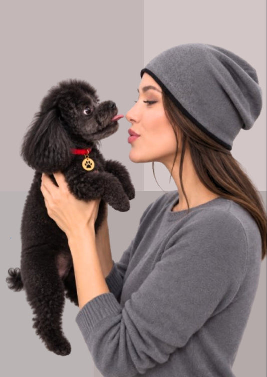 BONNET LAINE MERINOS GRIS ACIER, vue de profil, maille fine et double bord contrasté noir | Cap-Chapeau