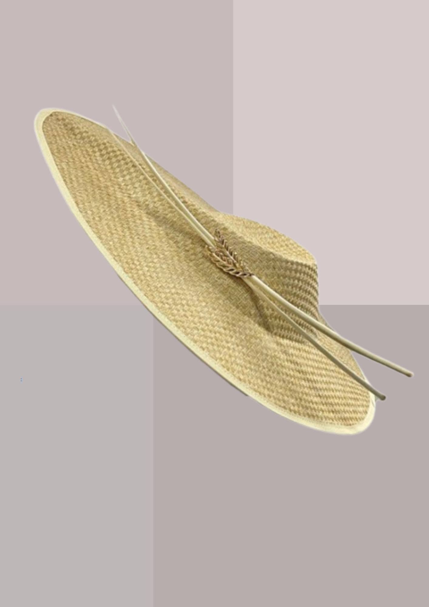 Capeline beige de cérémonie au style chic et intemporel | Cap-Chapeau