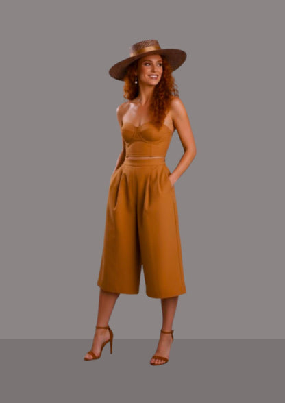 Chapeau andalou femme marron glacé associé à un pantalon  short chic pour une élégance naturelle en ville | Cap-Chapeau