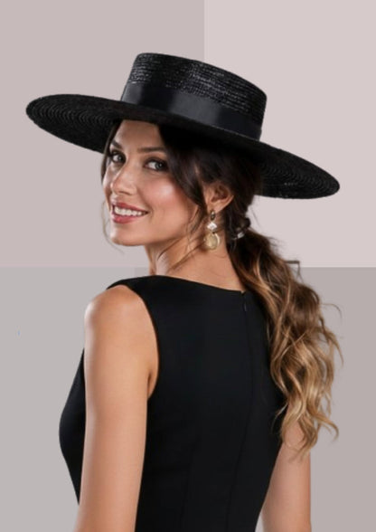 Chapeau andalou femme noir porté de dos pour apprécier son look sobre | Cap-Chapeau