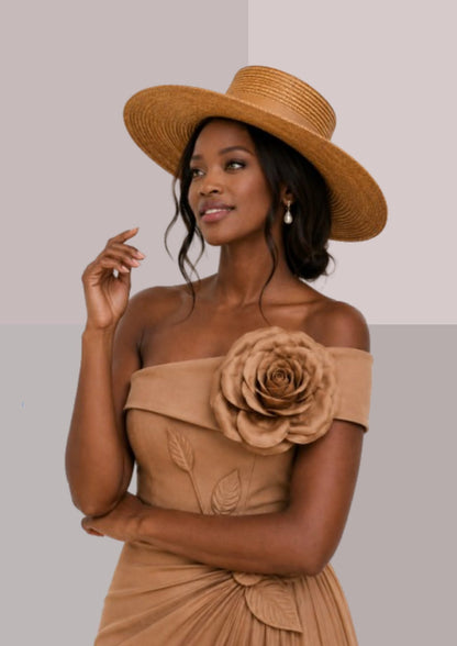 Chapeau andalou femme caramel photographié de trois-quarts, idéal comme chapeau de cérémonie | Cap-Chapeau