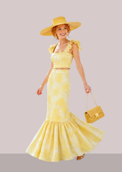 Chapeau andalou femme bouton d'or associé à une tenue raffinée et une pochette assortie | Cap-Chapeau