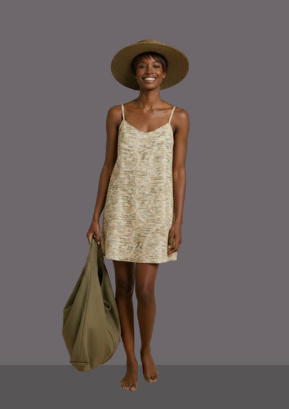 Chapeau andalou femme vert militaire associé à une tenue de plage - Chapeau anti UV | Cap-Chapeau