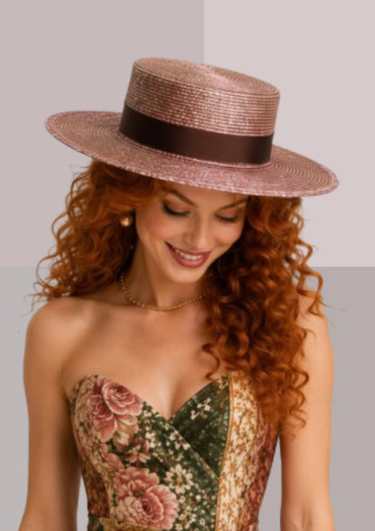 Chapeau andalou femme Chocolat & Piment d'Espelette porté avec une robe fleurie aux tons naturels | Cap-Chapeau
