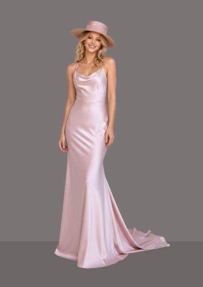 Chapeau andalou femme rose thé présenté comme chapeau mariage invitée chic | Cap-Chapeau