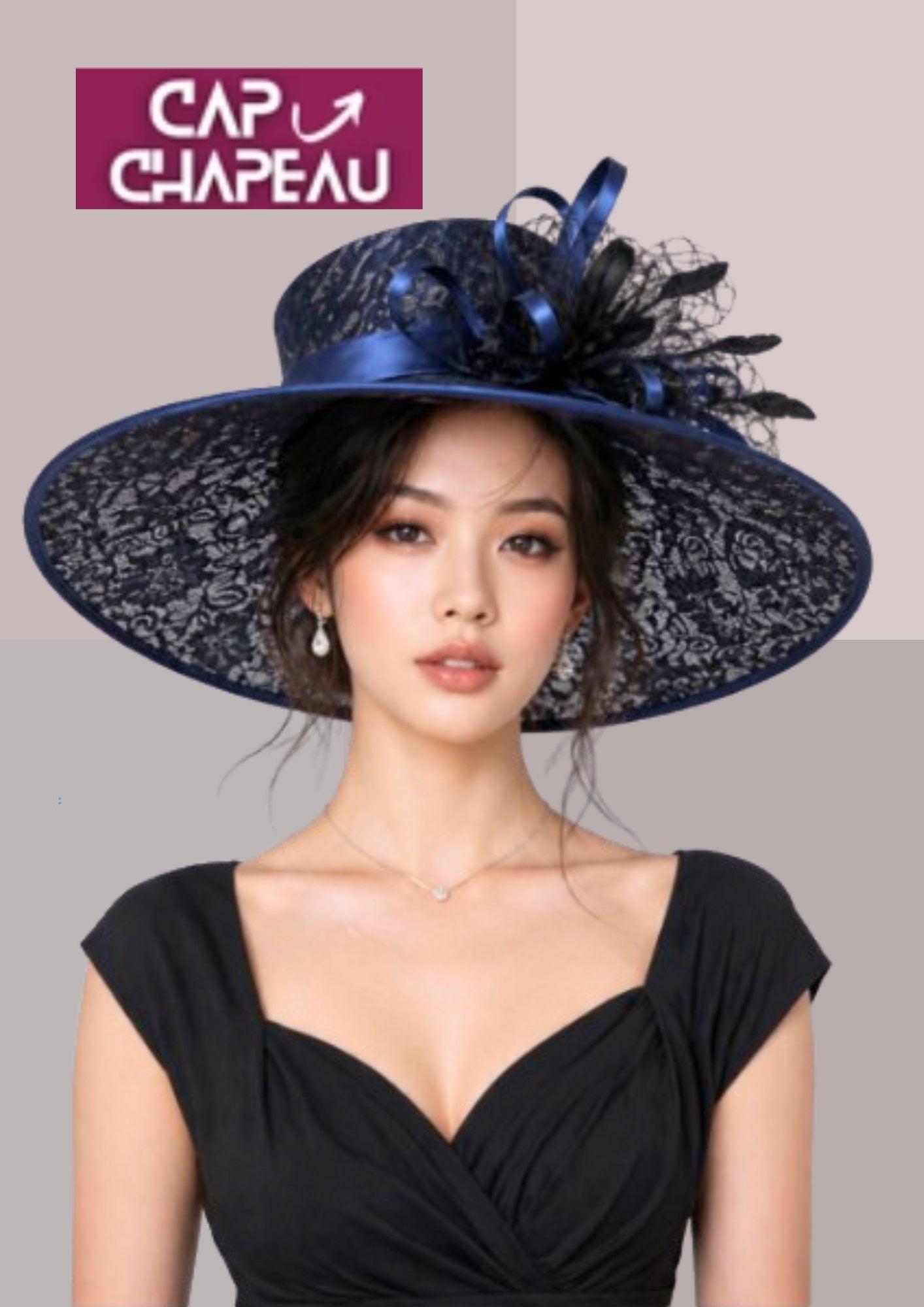 Femme eurasienne avec chapeau de réception mariage ou derby en organza bleu marine - teint hiver  | Cap-Chapeau