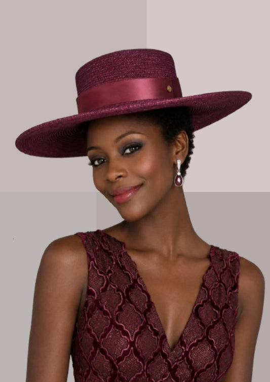 Chapeau andalou femme prune porté de trois-quarts, chapeau de femme aux larges bords rigides | Cap-Chapeau