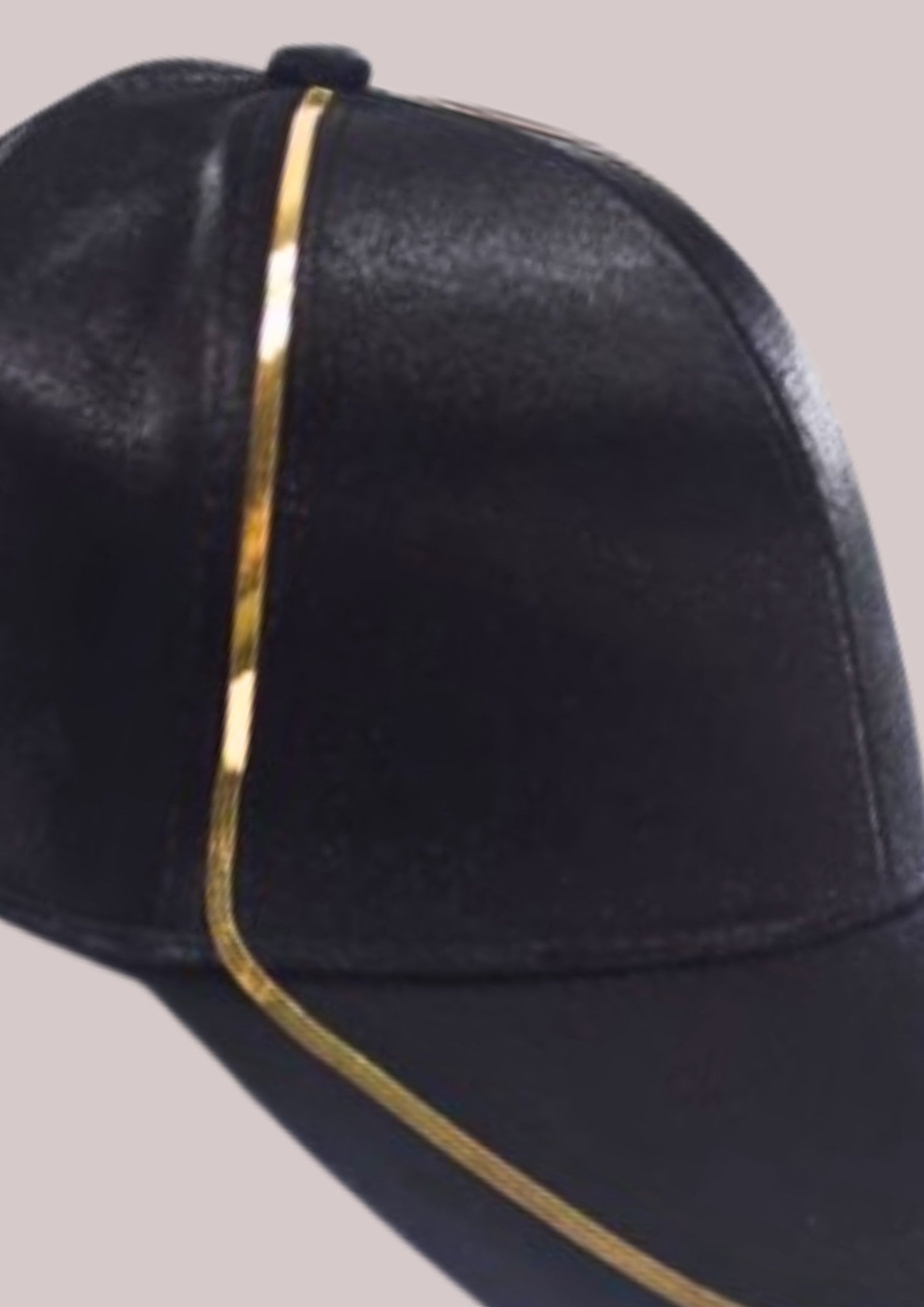 Casquette femme chic été noire liseré or | Cap-Chapeau